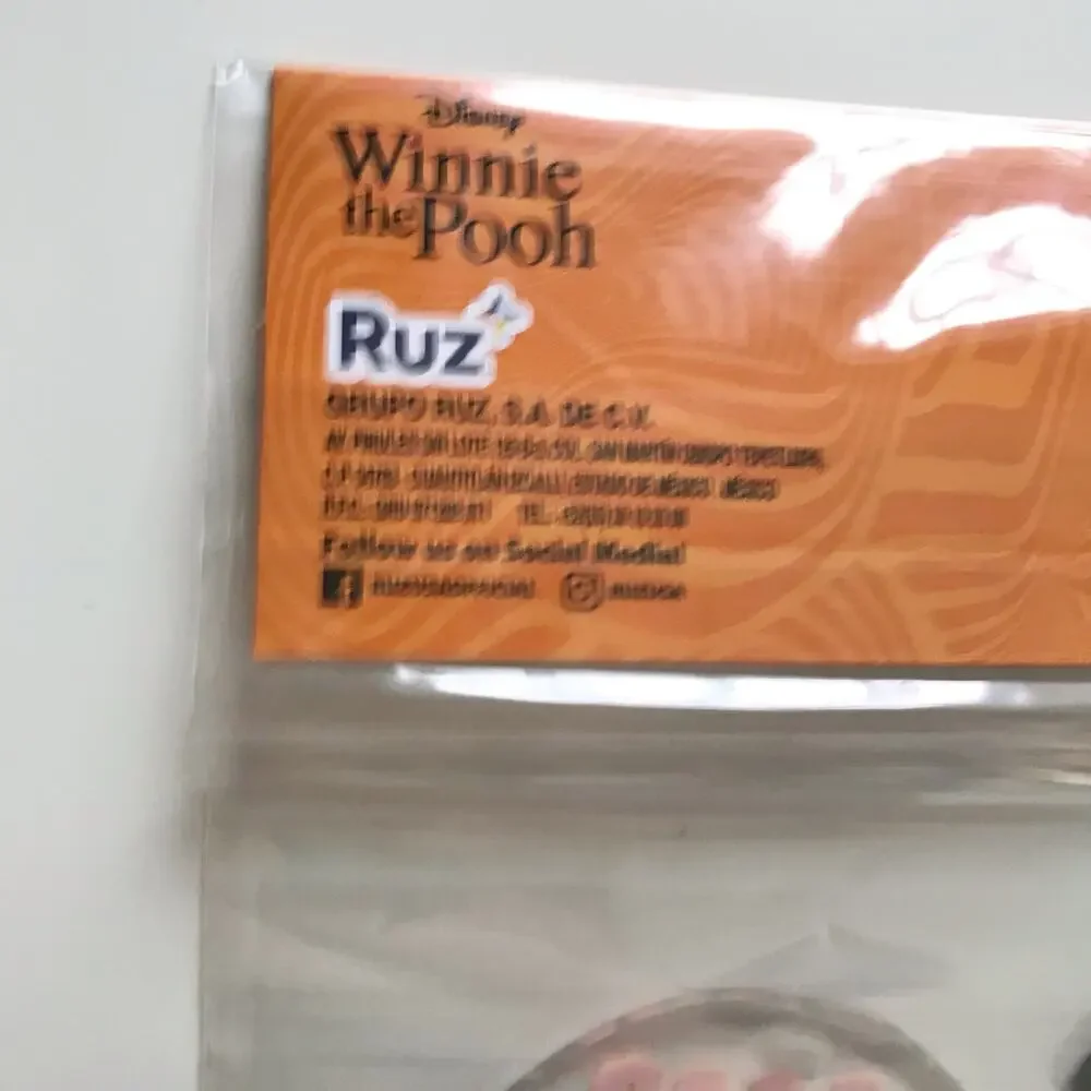 3/$20 Disney Winnie The Pooh New In Package Set of 8 Halloween Gel Clings